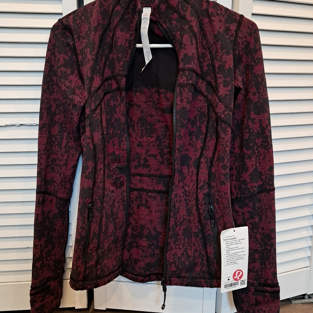 NWT Lululemon Maroon and Black Floral Define Jacket Size 4 - Picture 5 of 5